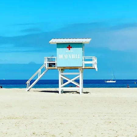 L'intemporel Yourhosthelper דוביל